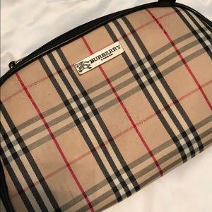 Burberry clutch
